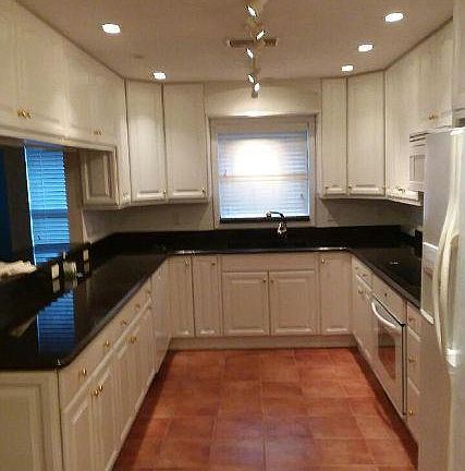 5th image of 2557 Temple St