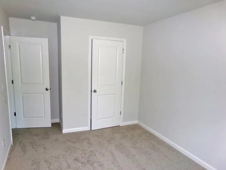 410 Oakwood Dr NW — Photo 7
