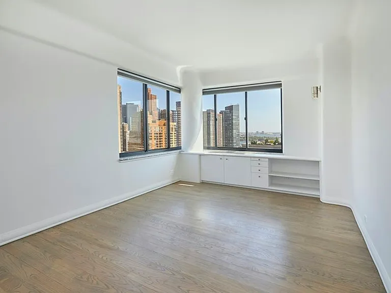 377 Rector Pl #PHB — Photo 26