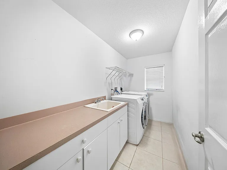 5918 NW Hann Dr — Photo 28
