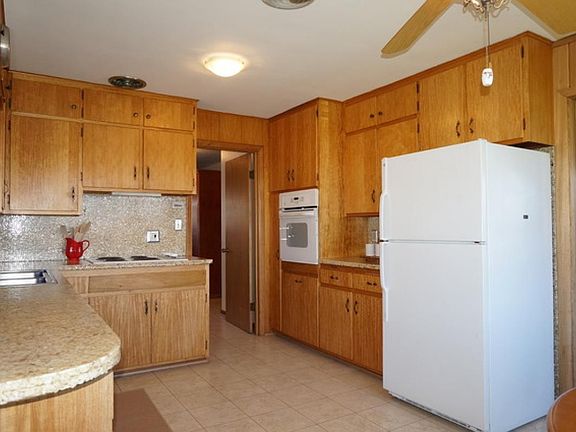 3rd image of 13410 S Rivercrest Dr
