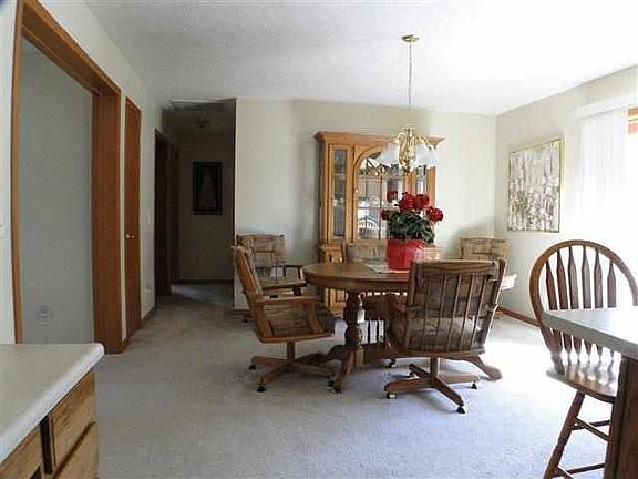 3rd image of 255 S Carolyn Dr