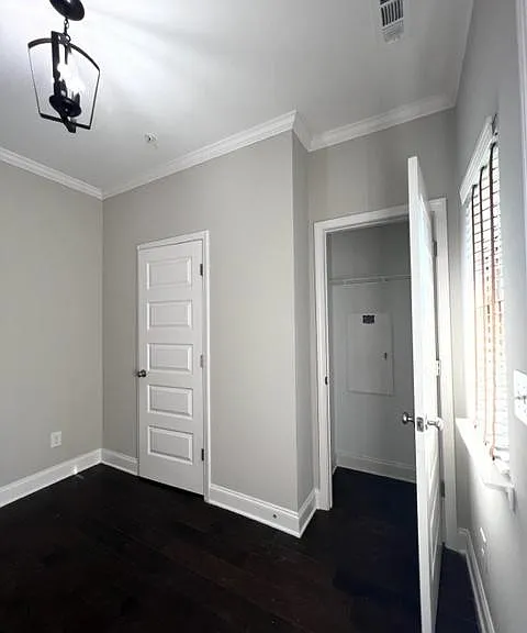 2595 Wellesley Square Dr — Photo 12