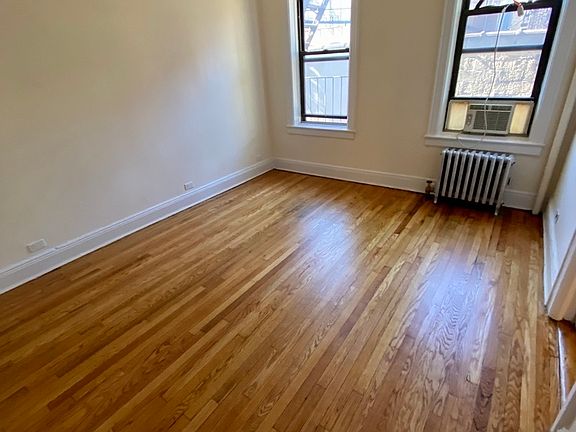 5th image of 24-24 42nd St #Aa4