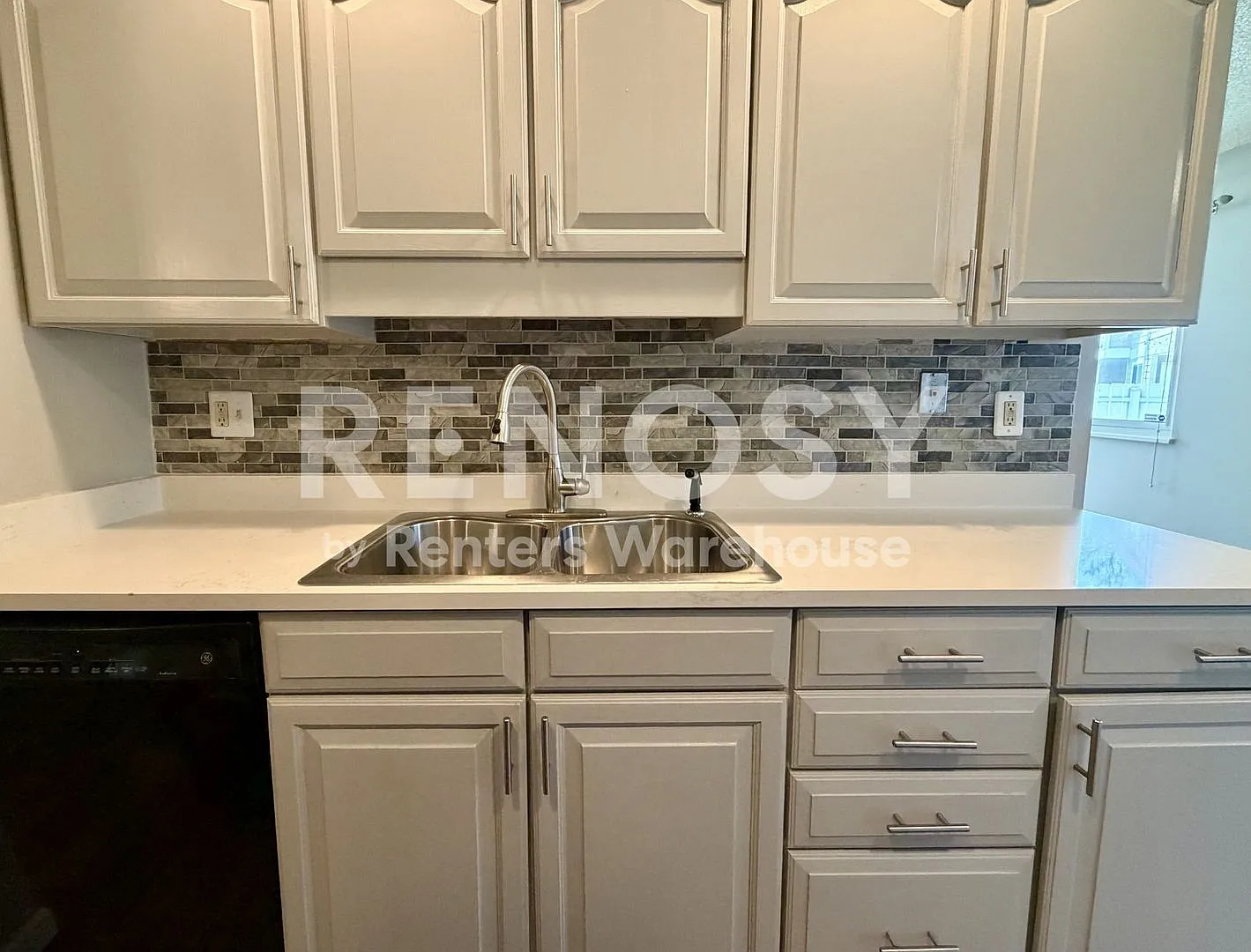 Your new 3 Bed 2 Bath home is waiting for you on Trenton St. — Photo 4