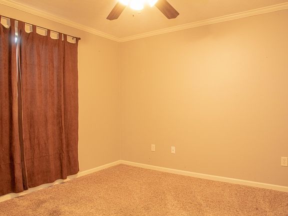 4th image of 915 Woodard Dr #915