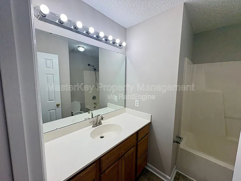 317 Cross Hill Ln — Photo 17