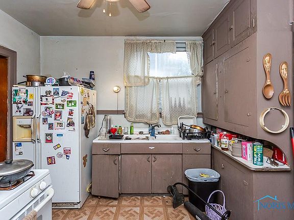 5th image of 2608 Glenwood Ave