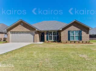 39 Charleston Dr, Elmore, AL 36025