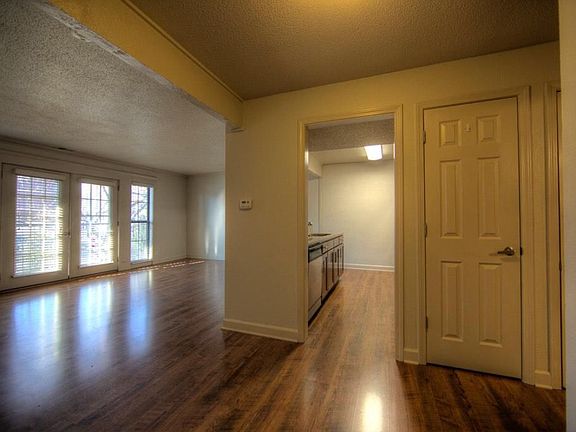 5th image of 4727 Jarboe St APT 63