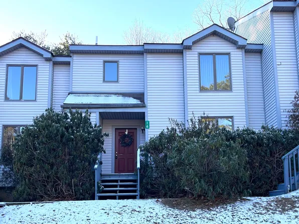 16 Gregory Pl, Lake Harmony, PA 18624