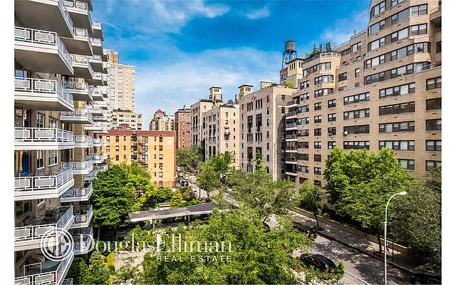 Sold by Douglas Elliman | media 21