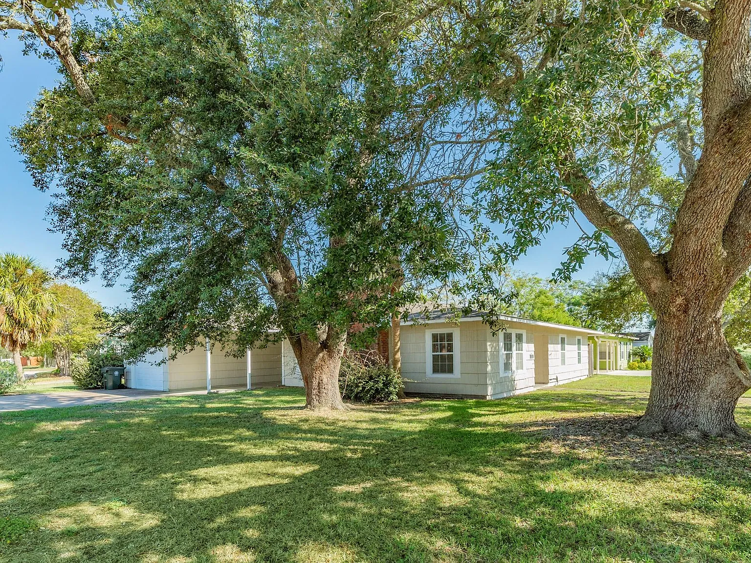 3 bed, 2.0 bath, 1500 sqft, $1,850 — Photo 4