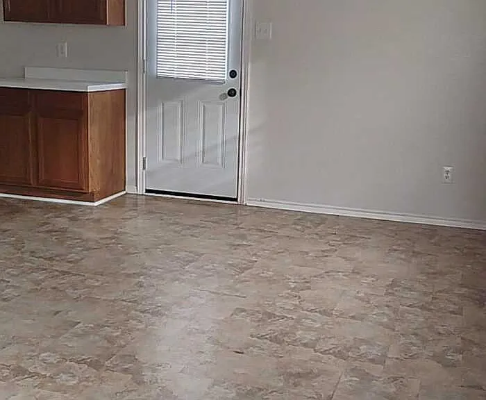 1721 Baxter Springs Dr — Photo 3
