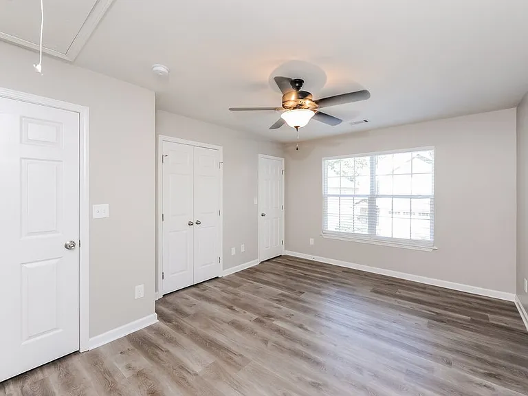 122 Village Pkwy — Photo 11