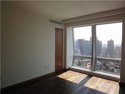 Rented by 212 Consulting Corp | media 18