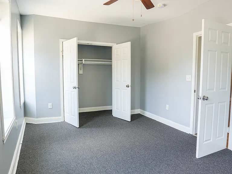 1204 Bonaparte Ave — Photo 26