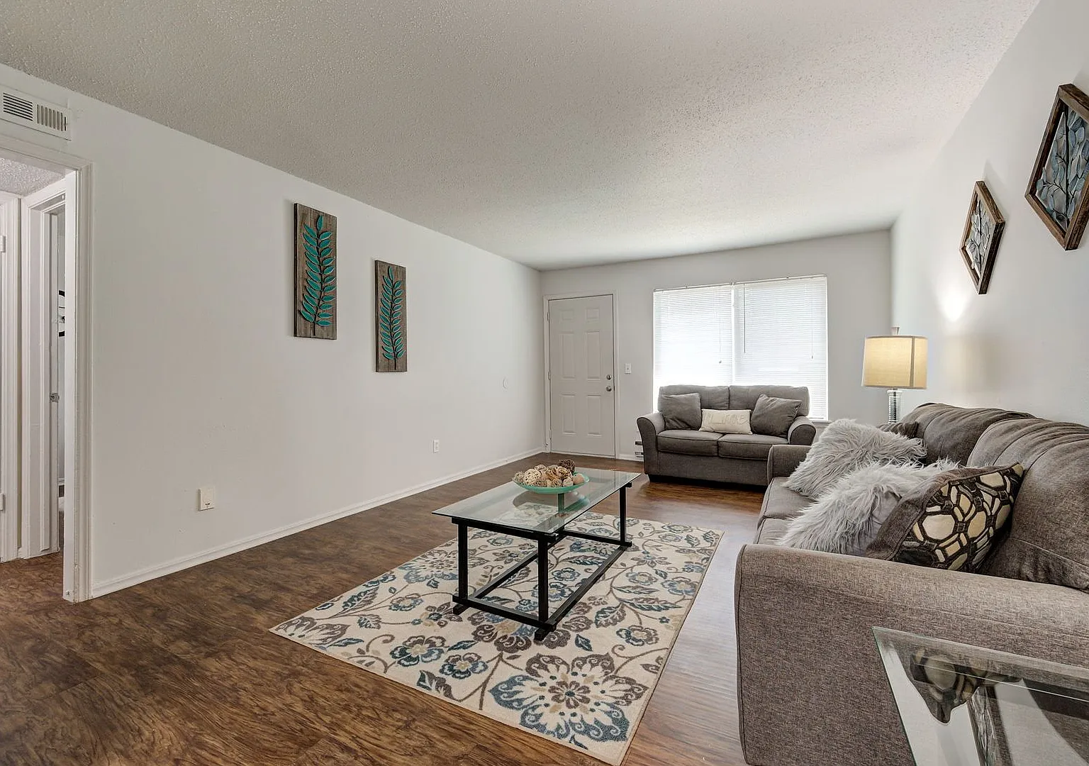 The Shelton Apartments- 1/2 Off First Months Rent AND 1/2 Off in September PLUS FREE APPLICATIONS! — Photo 4