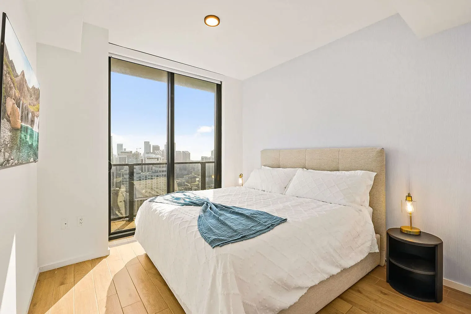 1 bed, 1.0 bath, 355 sqft, $6,717 — Photo 4