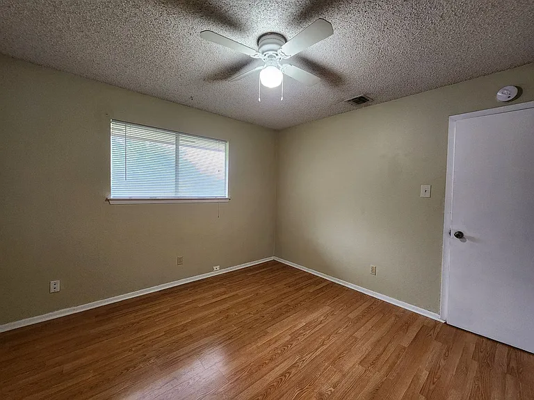 317 Briarwood Dr — Photo 20