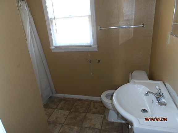 5th image of 19 Pine Creek Cir