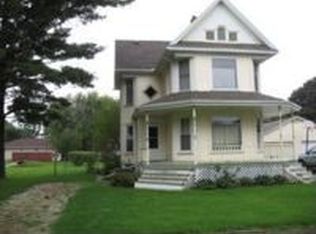 407 W 3rd St, Lostant, IL 61334