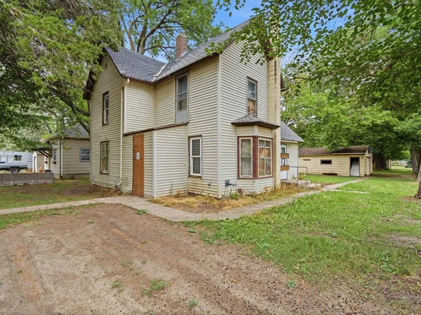 704 Montana Ave, Hurley, SD 57036