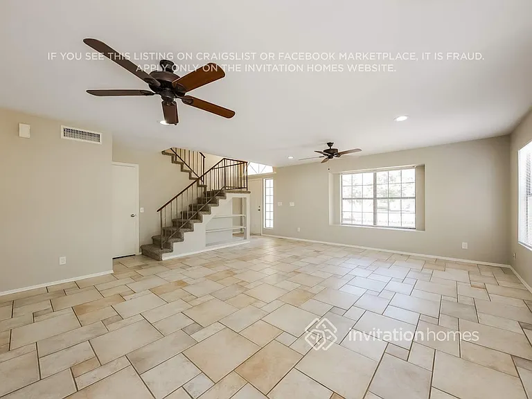 1433 E Utopia Rd — Photo 3