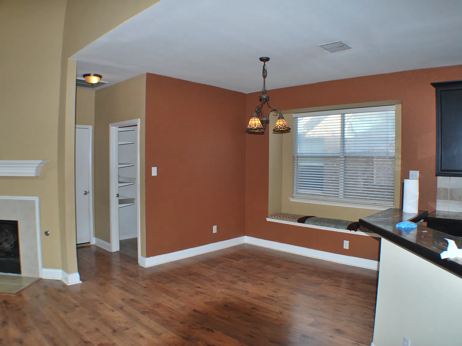 4 bed, 2.5 bath, 2479 sqft, $2,700 — Photo 2
