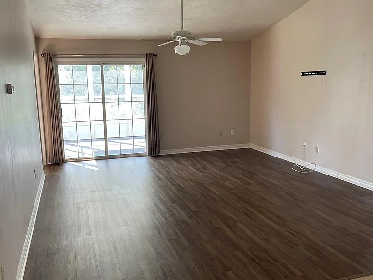 116 SE Willow Dr — Photo 4