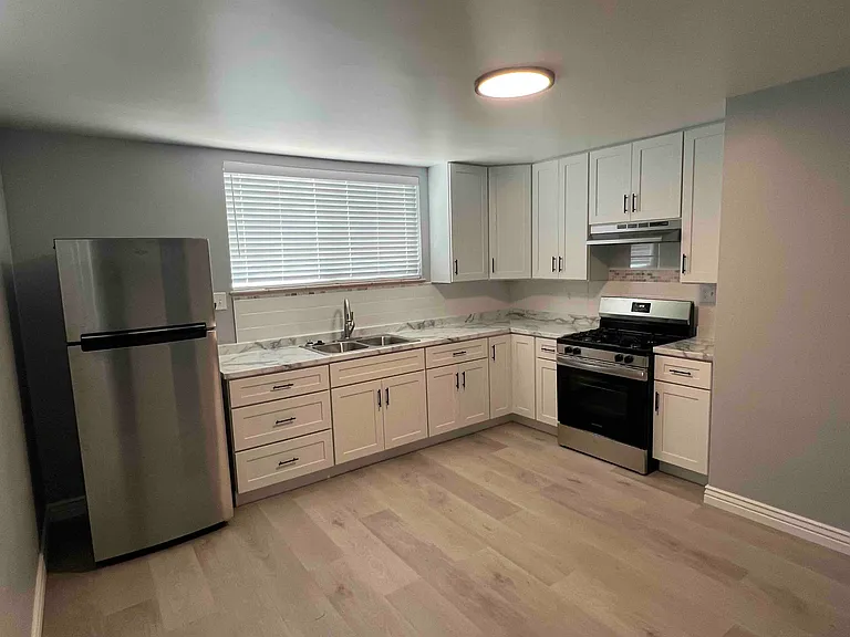 2847 E 12th Ave #2847 — Photo 2