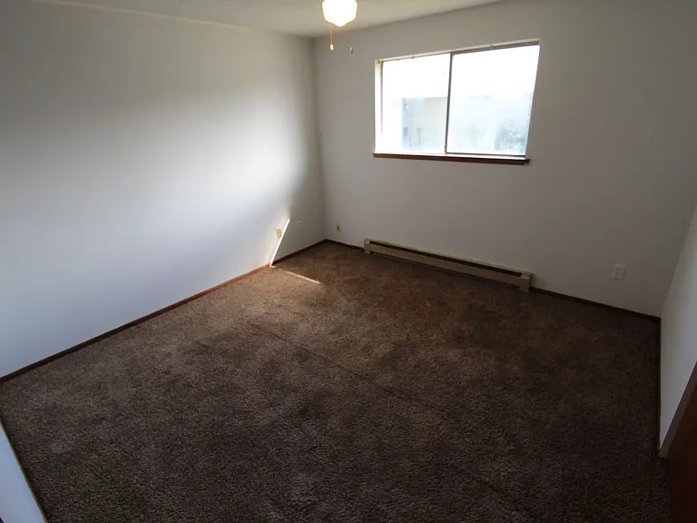 1223 E Nora Ave — Photo 2