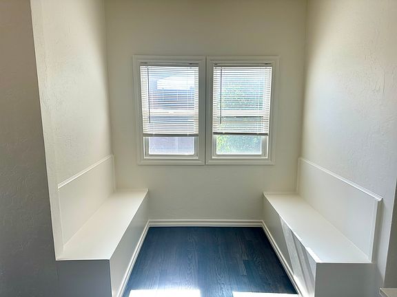 seating area in the kitchen