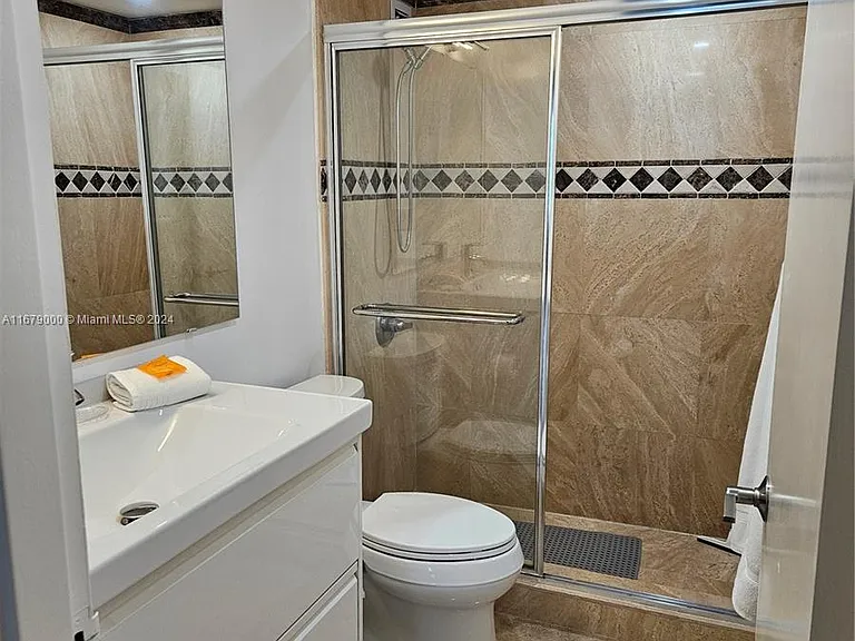 5601 Collins Ave #1605 — Photo 11