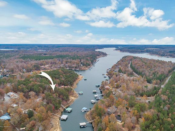 Image 3: Lake Location