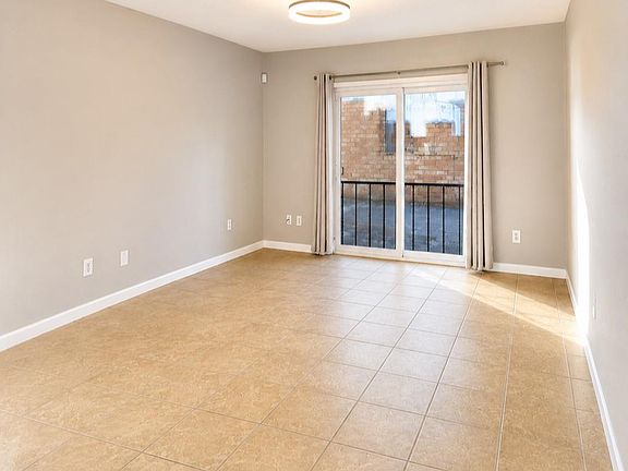 5th image of 2230 S Piney Point Rd APT 221