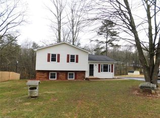 414 Maple Hollow Rd, Mount Airy, NC 27030