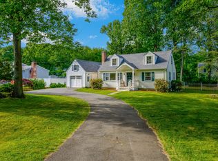 248 Tokeneke Rd, Darien, CT 06820