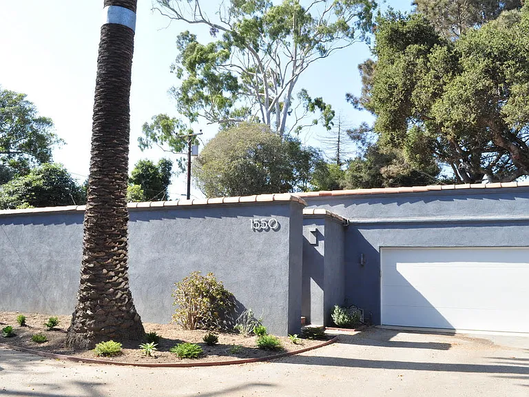 1550 N Jameson Ln — Photo 1