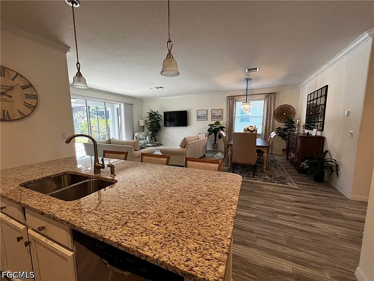 15556 Pascolo Ln — Photo 11