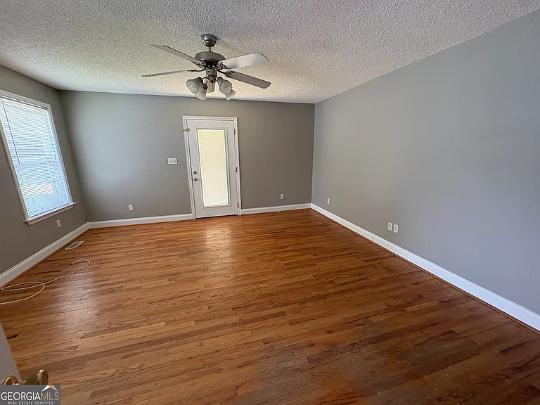 2829 Maple Rd SE — Photo 13