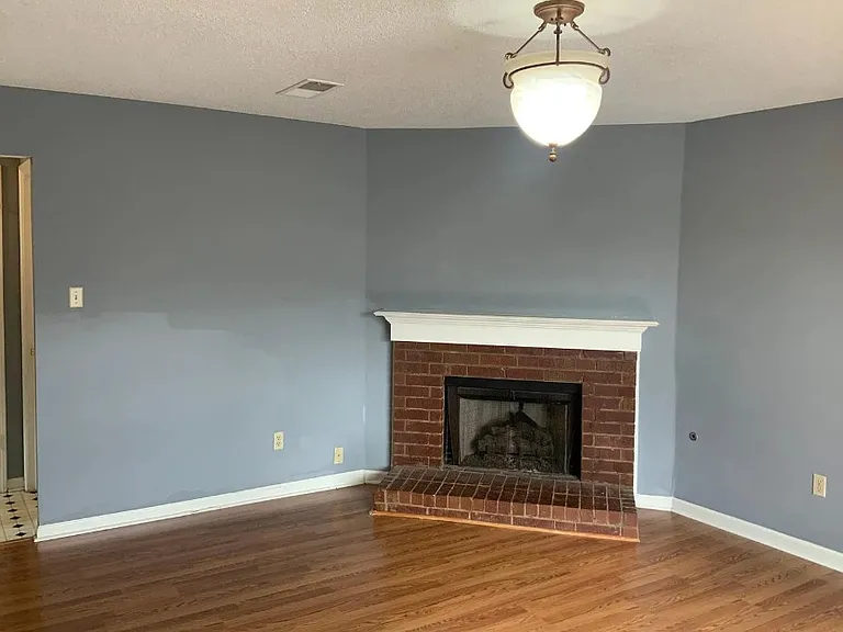 8394 Seagull Dr — Photo 2