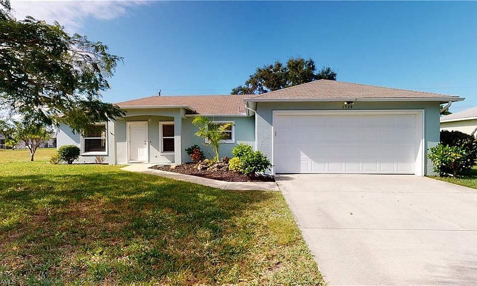 1st image of 1526 SE 8th Pl