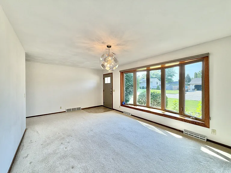 4012 Oldwyck Dr — Photo 13