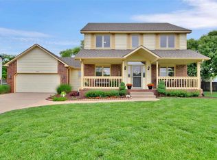 251 N Lakeside Dr, Andover, KS 67002