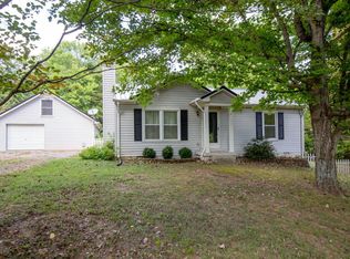 6853 Greenbrier Cemetery Rd, Greenbrier, TN 37073