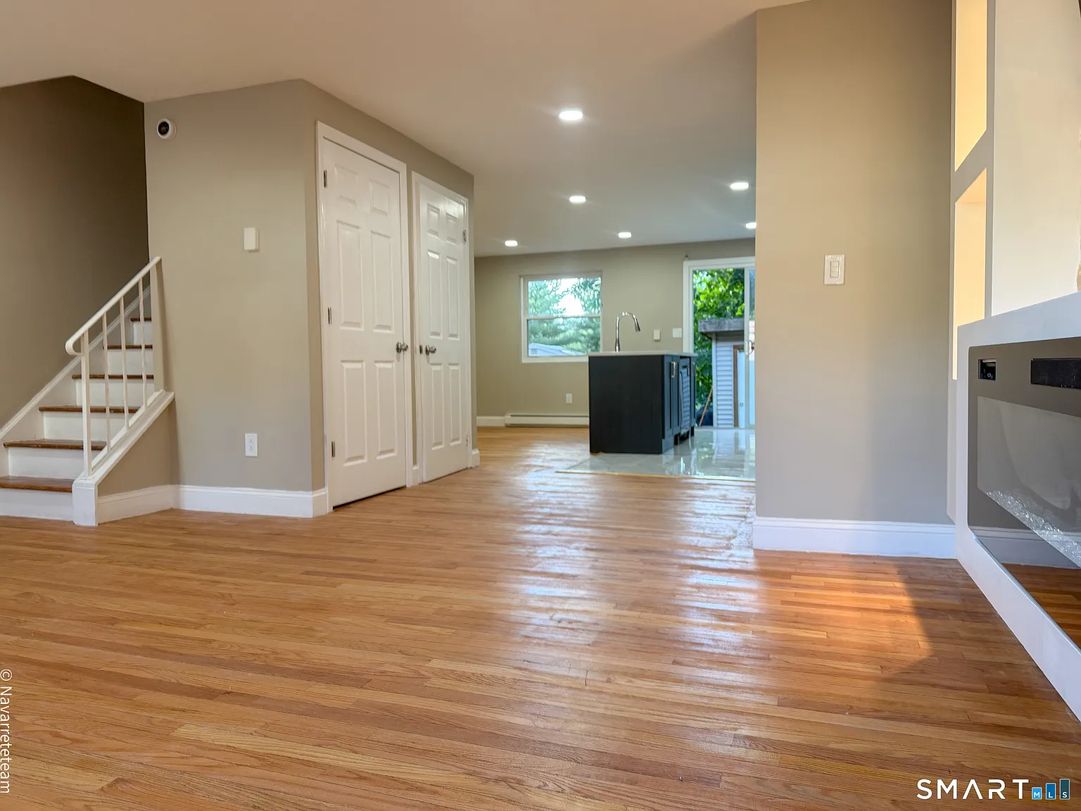 3 bed, 2.5 bath, 2200 sqft, $3,700 — Photo 3