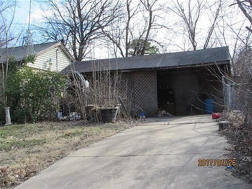 2nd image of 702 S 11th St