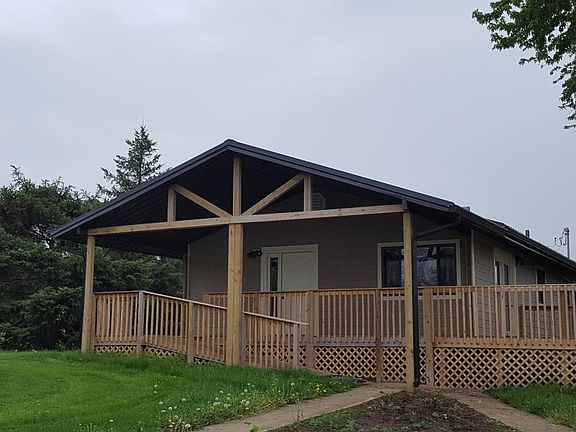 Wrap around porch w/wheel chair access