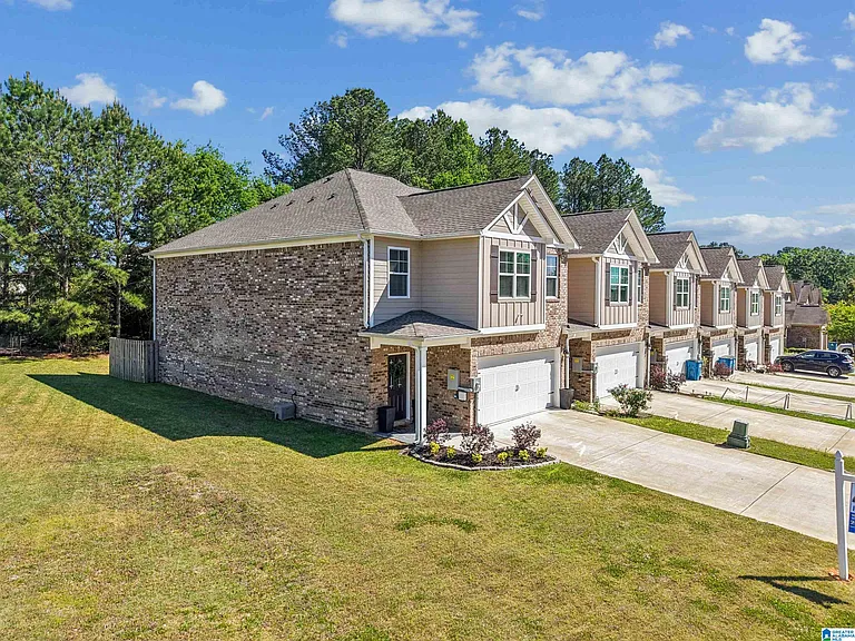 501 Polo Way — Photo 3